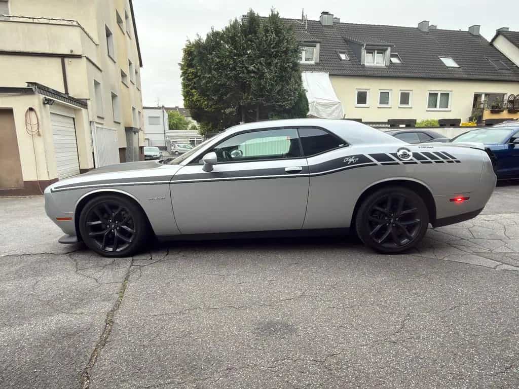 Dodge Challenger 5.7 R/T GARANTIE*LED*LEDER*TÜV*TOP 07/2021-photo-4