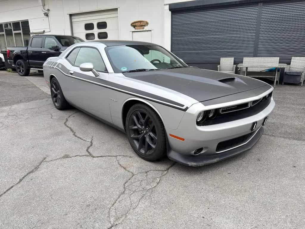 Dodge Challenger 5.7 R/T GARANTIE*LED*LEDER*TÜV*TOP 07/2021-photo-5