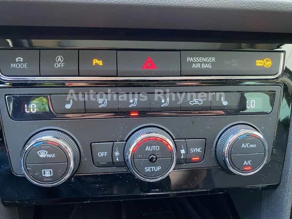 Seat Leon FR 2.0 TSI 140 kW 11/2019-photo-40