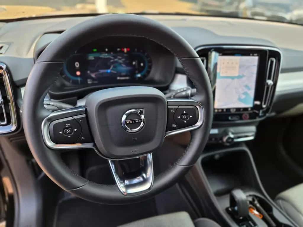 Volvo XC40 Automatik/Kamera/Navi/AHK/Garantie+/1.Hand 03/2024-photo-16