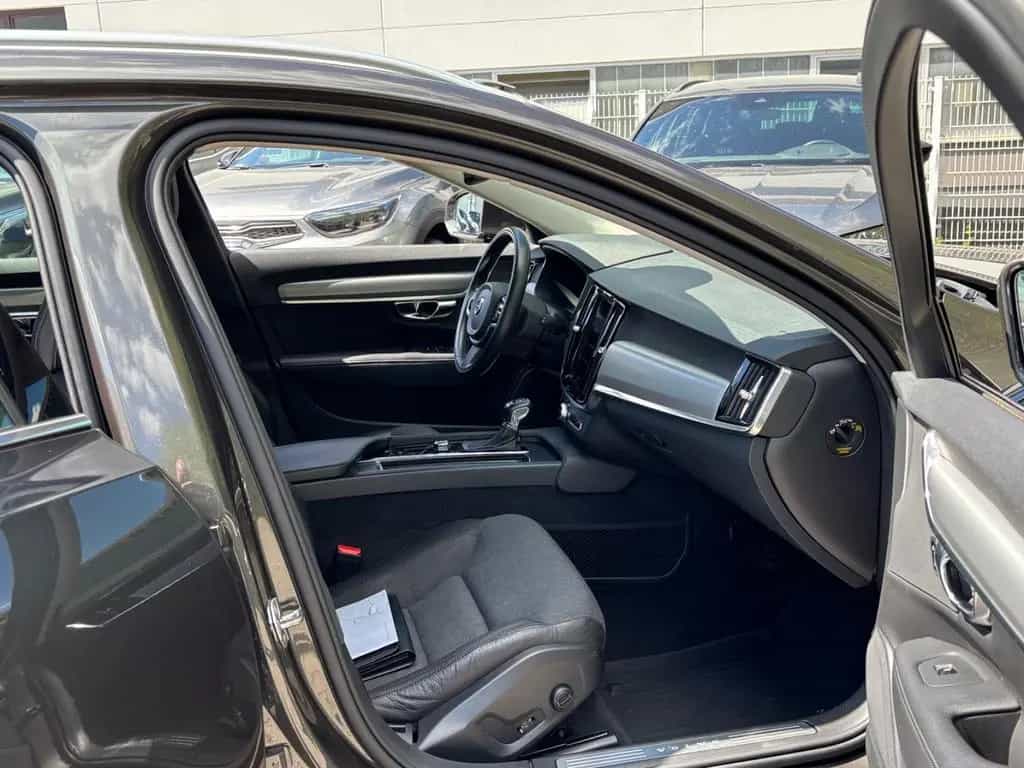 Volvo V90 Kombi Momentum 02/2020-photo-9