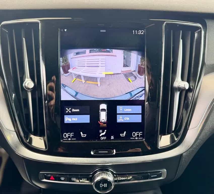 Volvo V60 Momentum Pro Aut. *LED*RKam*Navi*HarmanKardo 11/2020-photo-10