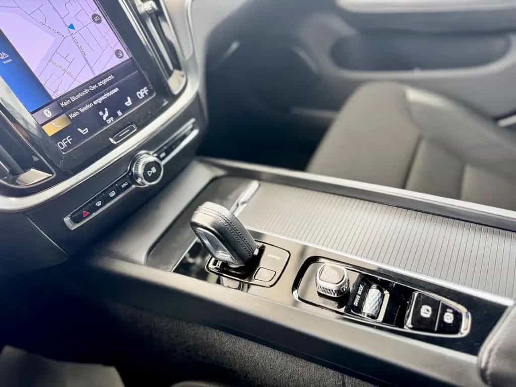Volvo V60 Momentum Pro Aut. *LED*RKam*Navi*HarmanKardo 11/2020-photo-11