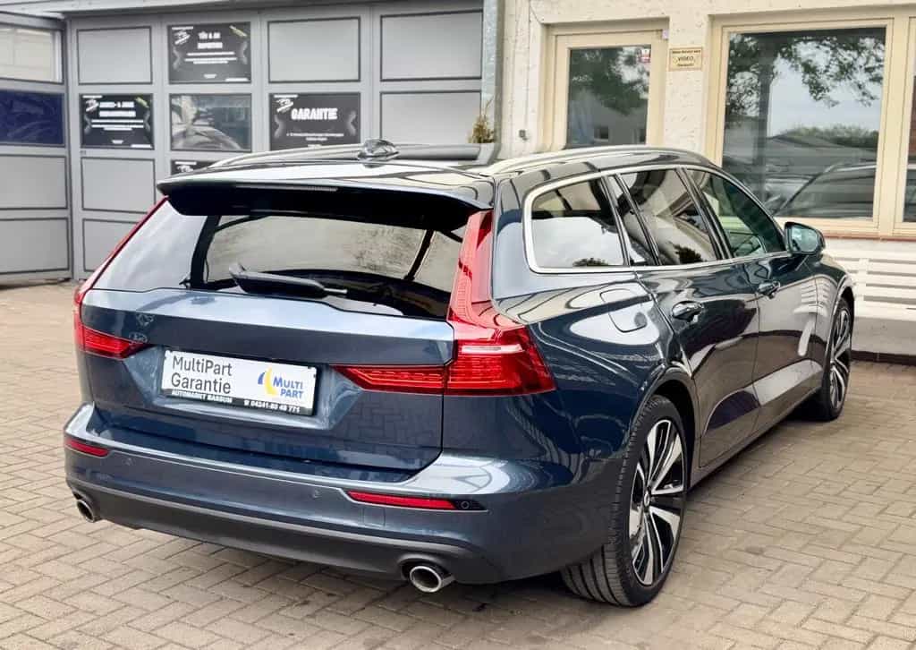 Volvo V60 Momentum Pro Aut. *LED*RKam*Navi*HarmanKardo 11/2020-photo-16