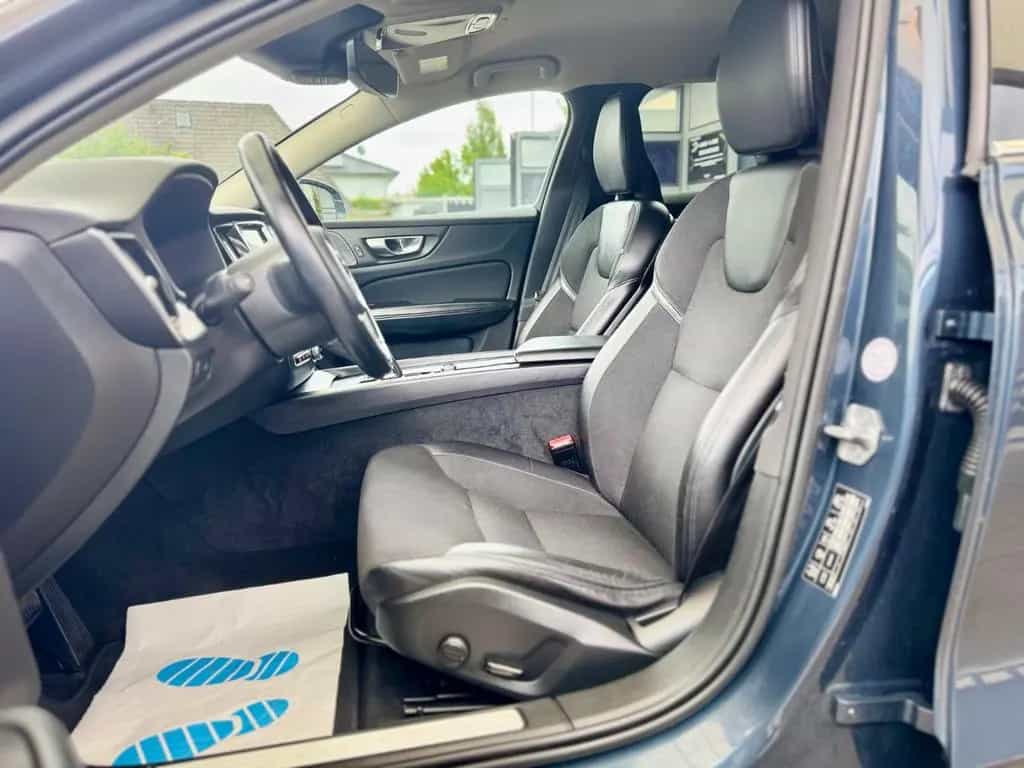 Volvo V60 Momentum Pro Aut. *LED*RKam*Navi*HarmanKardo 11/2020-photo-17