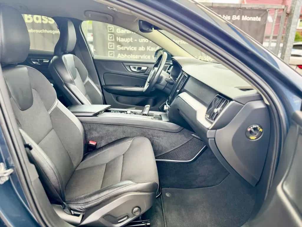 Volvo V60 Momentum Pro Aut. *LED*RKam*Navi*HarmanKardo 11/2020-photo-19