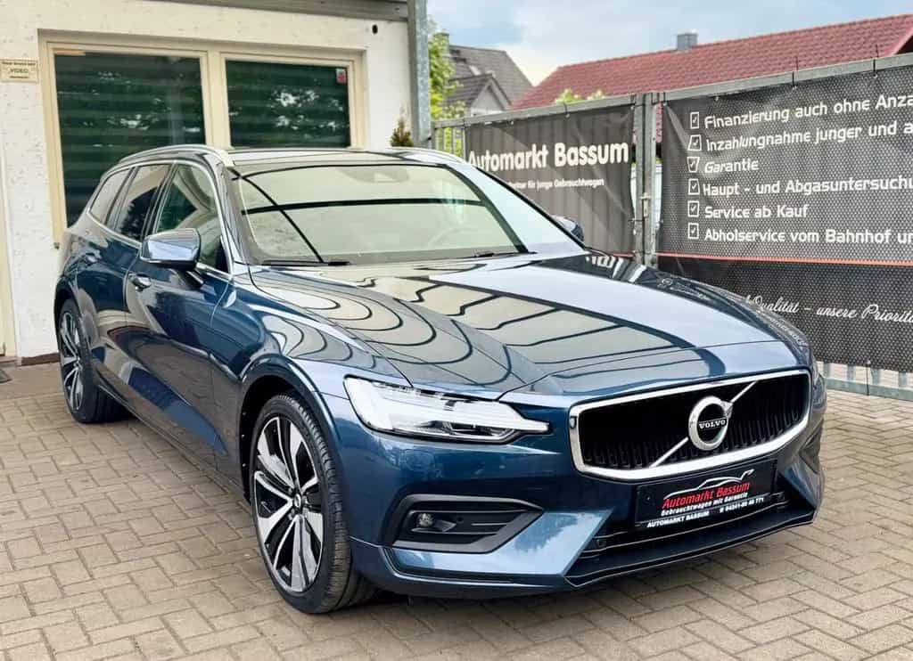 Volvo V60 Momentum Pro Aut. *LED*RKam*Navi*HarmanKardo 11/2020-photo-2