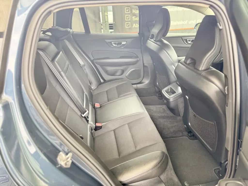 Volvo V60 Momentum Pro Aut. *LED*RKam*Navi*HarmanKardo 11/2020-photo-28