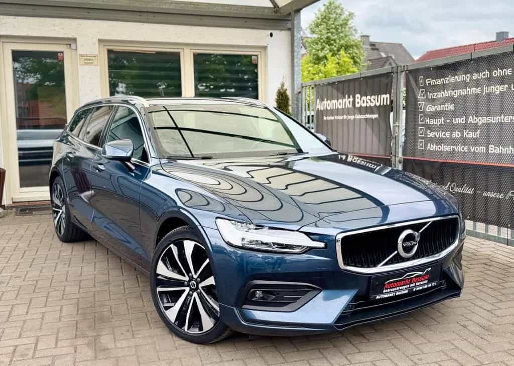 Volvo V60 Momentum Pro Aut. *LED*RKam*Navi*HarmanKardo 11/2020-photo-3
