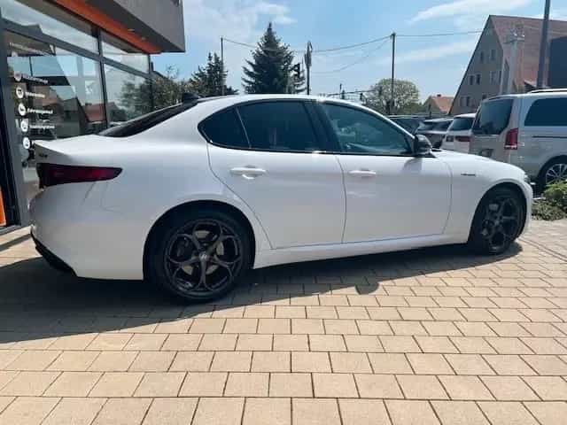 Alfa Romeo Giulia 2,0 Turbo16V Veloce Q4*Pano*LED*Leder* 09/2021-photo-10