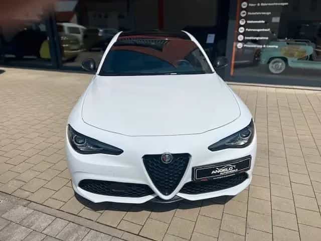 Alfa Romeo Giulia 2,0 Turbo16V Veloce Q4*Pano*LED*Leder* 09/2021-photo-13