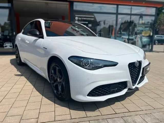 Alfa Romeo Giulia 2,0 Turbo16V Veloce Q4*Pano*LED*Leder* 09/2021-photo-2