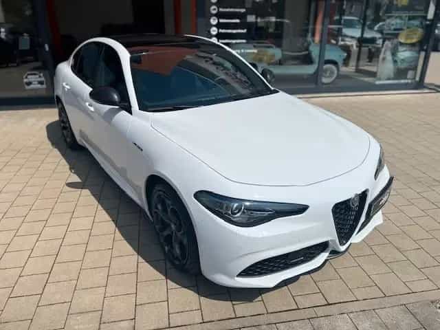 Alfa Romeo Giulia 2,0 Turbo16V Veloce Q4*Pano*LED*Leder* 09/2021-photo-3