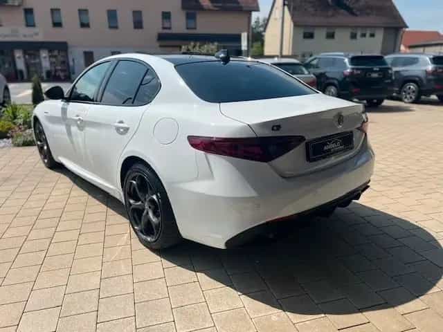 Alfa Romeo Giulia 2,0 Turbo16V Veloce Q4*Pano*LED*Leder* 09/2021-photo-4