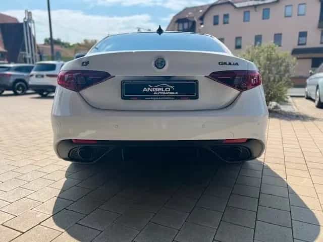 Alfa Romeo Giulia 2,0 Turbo16V Veloce Q4*Pano*LED*Leder* 09/2021-photo-8