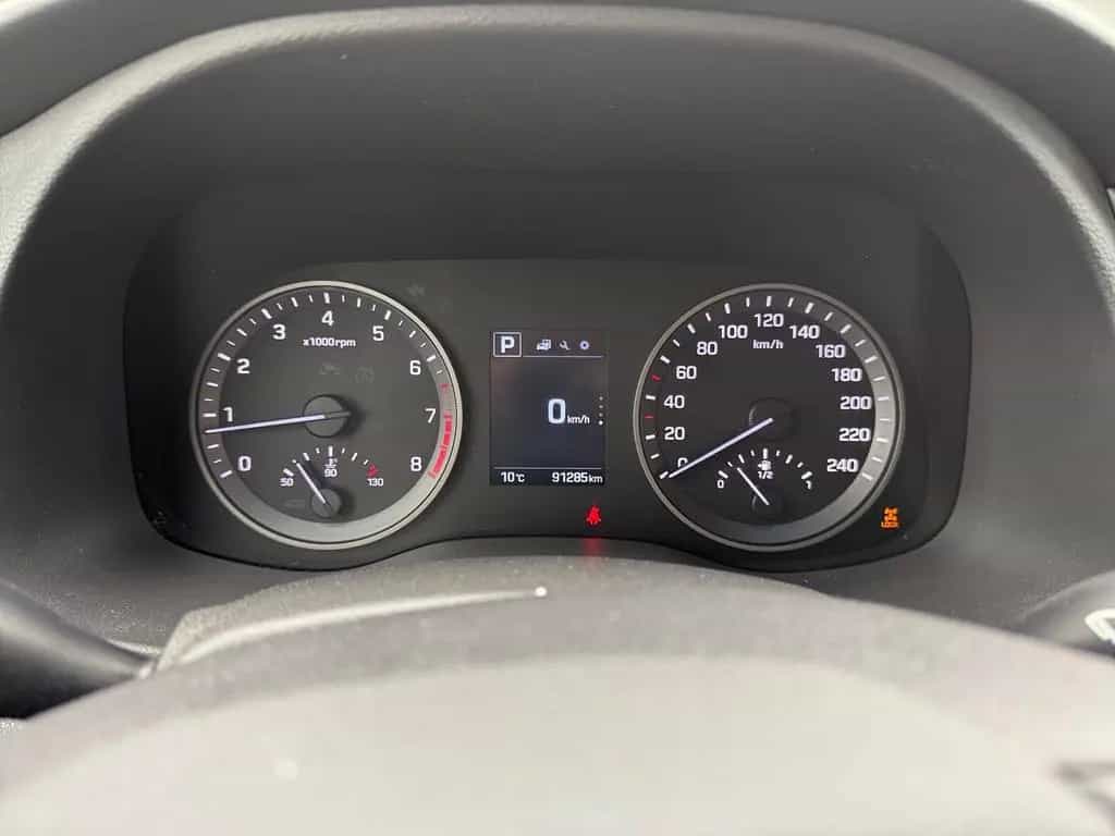 Hyundai TUCSON 1.6 T-GDI Autom. 25 Jahre 4WD AWD PDC AUX 04/2016-photo-10