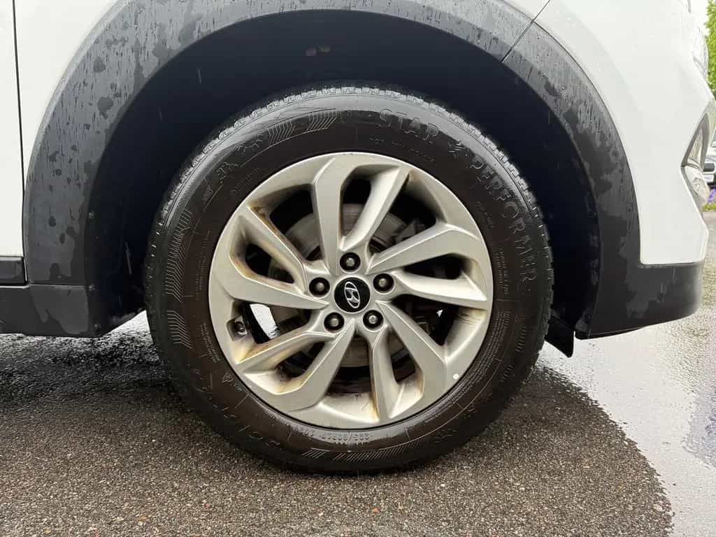 Hyundai TUCSON 1.6 T-GDI Autom. 25 Jahre 4WD AWD PDC AUX 04/2016-photo-15