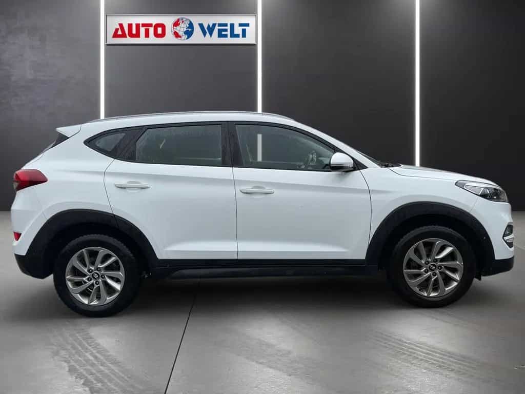 Hyundai TUCSON 1.6 T-GDI Autom. 25 Jahre 4WD AWD PDC AUX 04/2016-photo-2