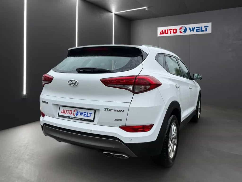 Hyundai TUCSON 1.6 T-GDI Autom. 25 Jahre 4WD AWD PDC AUX 04/2016-photo-3