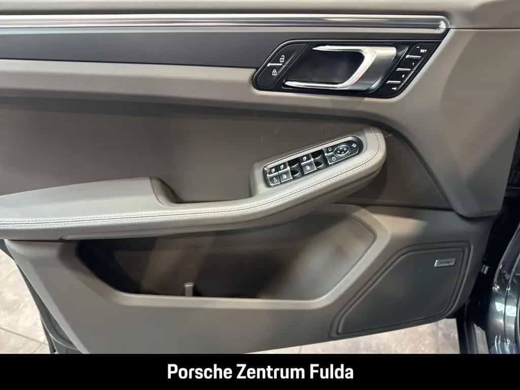 Porsche Macan T Abstandstempomat Luftfederung PASM BOSE 05/2023-photo-18