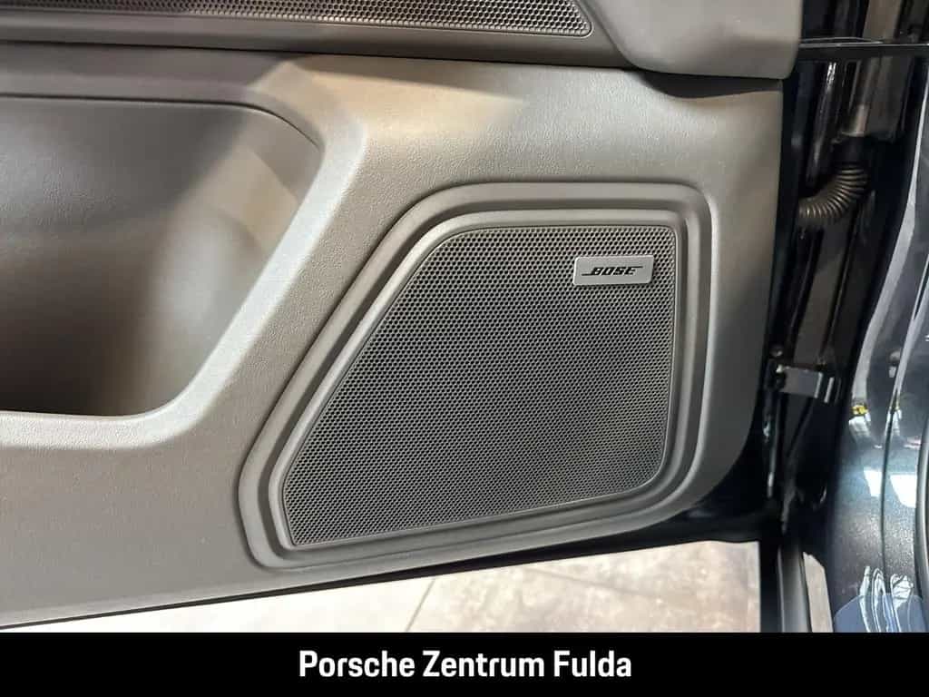 Porsche Macan T Abstandstempomat Luftfederung PASM BOSE 05/2023-photo-19