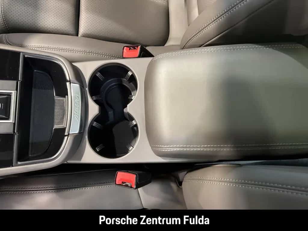 Porsche Macan T Abstandstempomat Luftfederung PASM BOSE 05/2023-photo-21