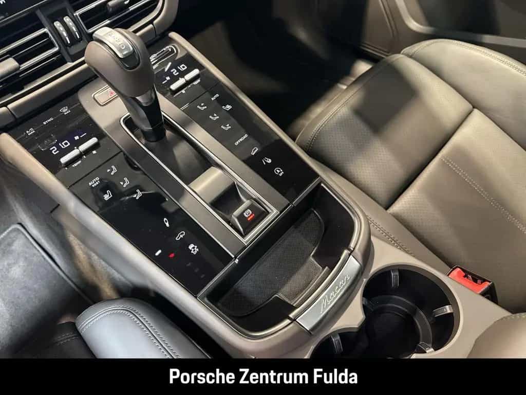 Porsche Macan T Abstandstempomat Luftfederung PASM BOSE 05/2023-photo-22