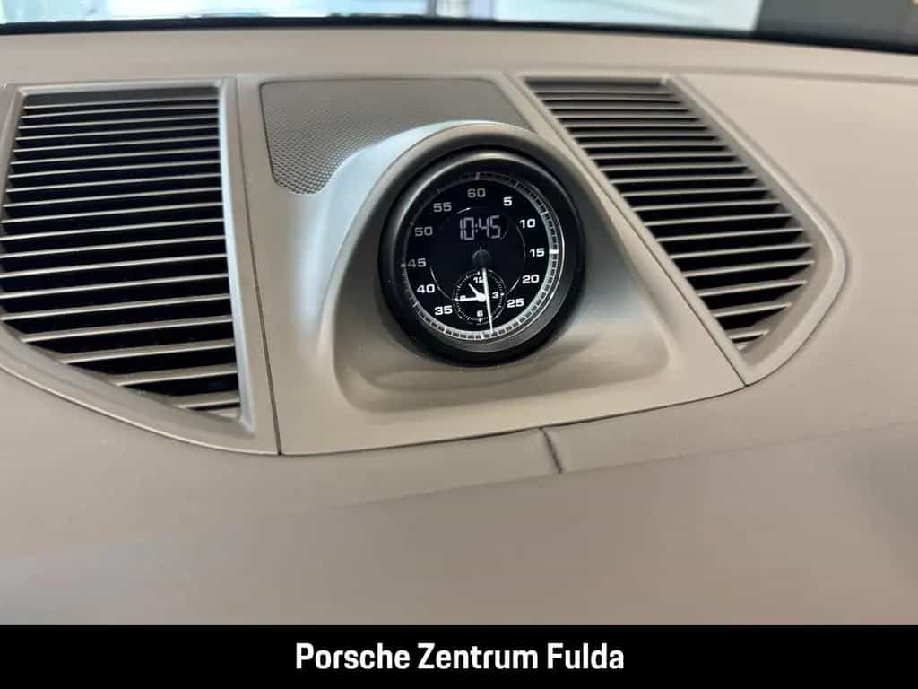 Porsche Macan T Abstandstempomat Luftfederung PASM BOSE 05/2023-photo-25