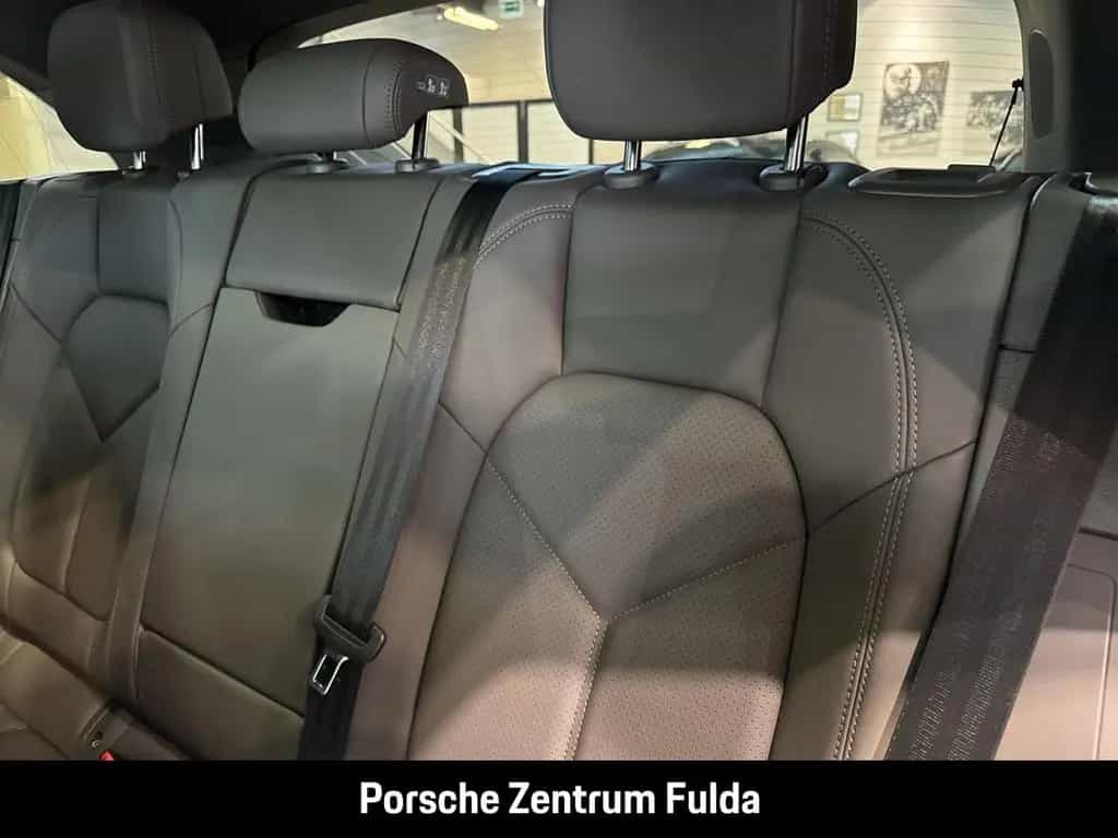 Porsche Macan T Abstandstempomat Luftfederung PASM BOSE 05/2023-photo-30