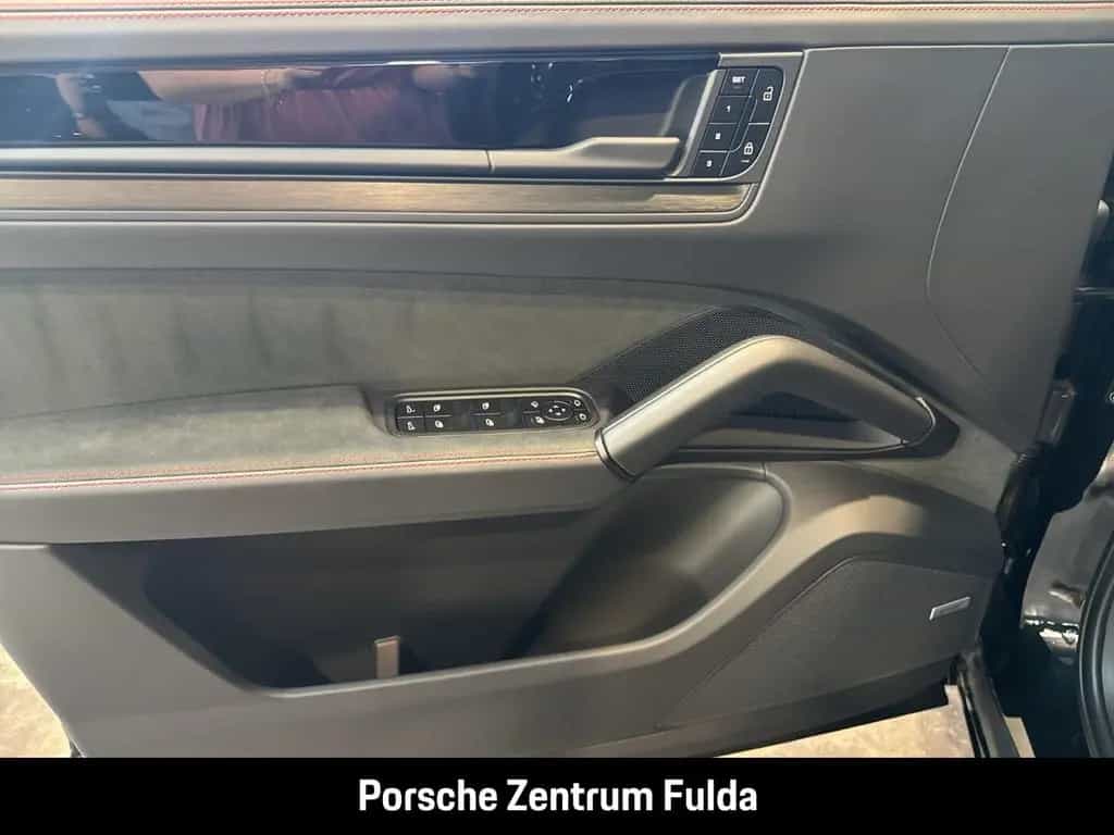 Porsche Cayenne GTS InnoDrive HA-Lenkung Head-Up BOSE null-photo-17