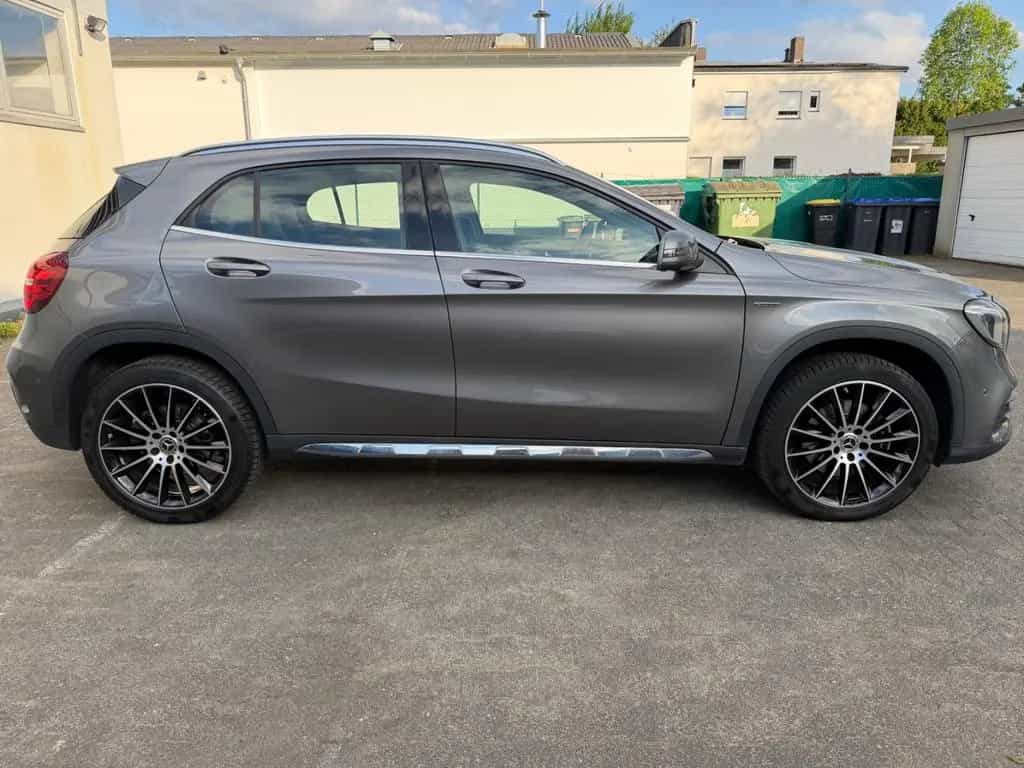 Mercedes-Benz GLA 220 4Matic AMG Line ACC|360°|MEMO|BLINDSPOT 11/2017-photo-1