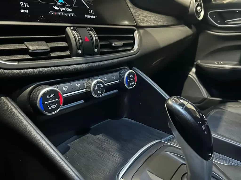 Alfa Romeo Giulia 2.2 Turbodiesel 160 CV AT8 Sup 12/2019-photo-11