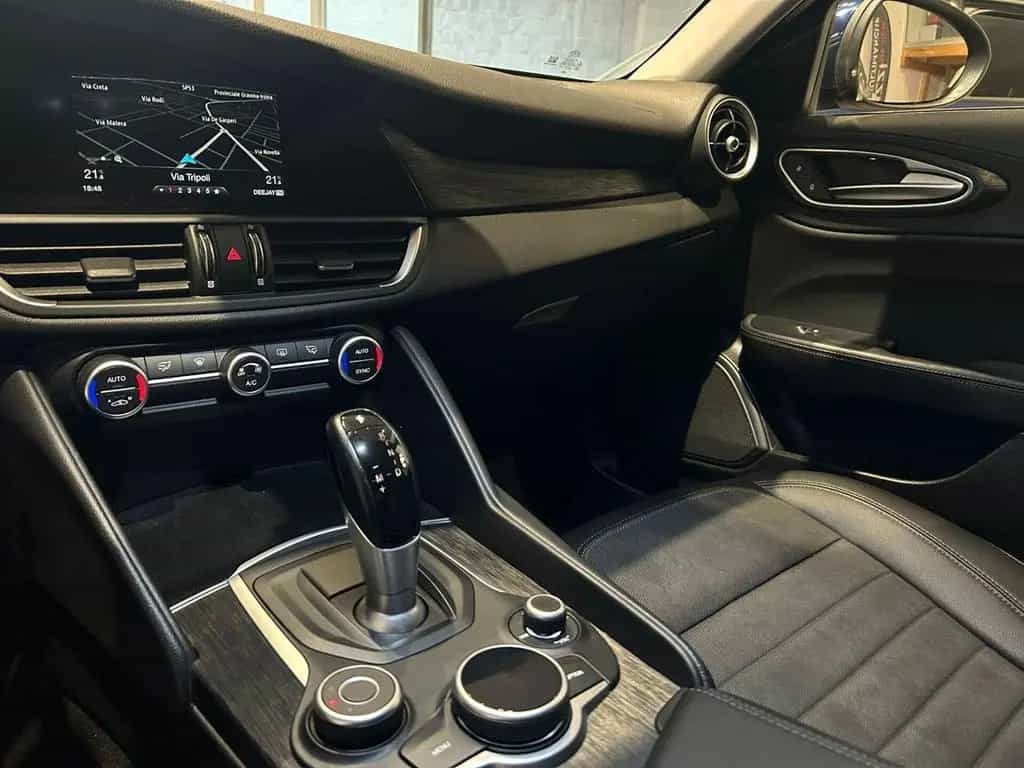 Alfa Romeo Giulia 2.2 Turbodiesel 160 CV AT8 Sup 12/2019-photo-4