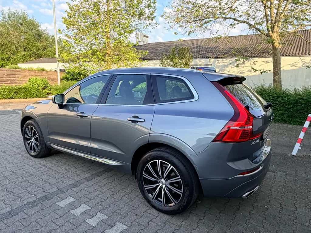 Volvo XC60 Inscription AWD V.Leder Pano Alus 1.Hand 11/2018-photo-3