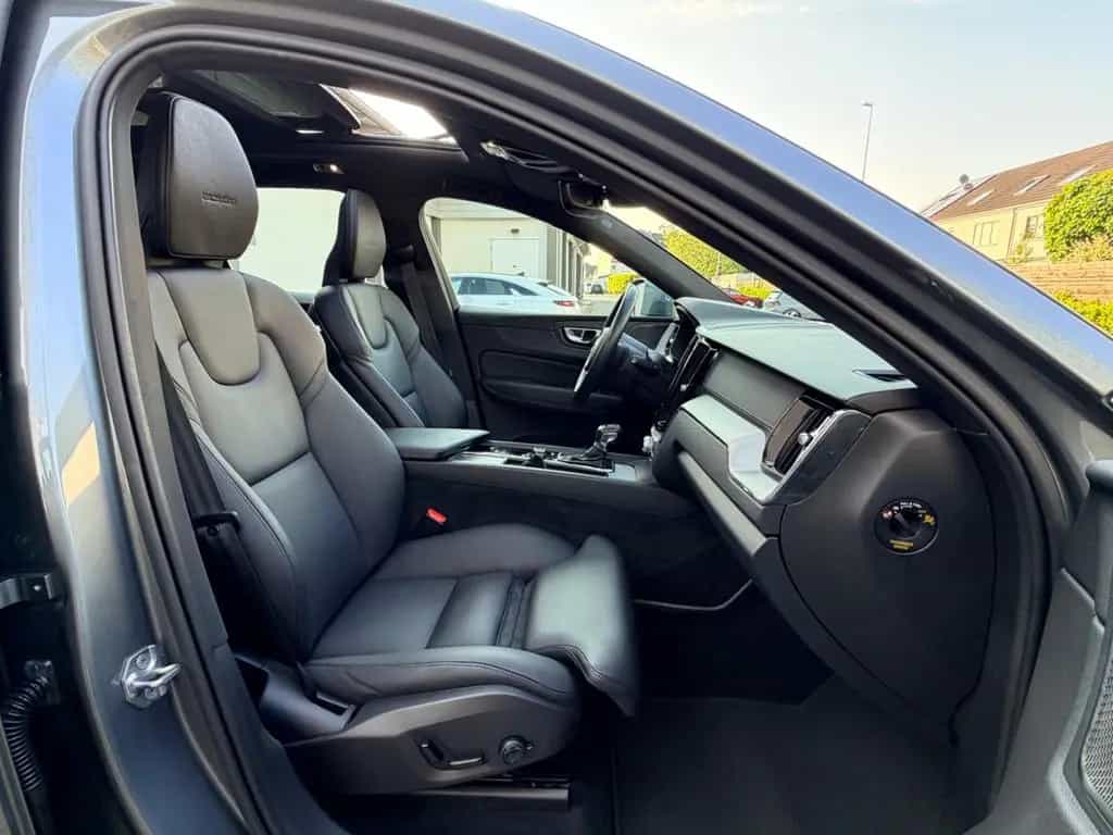 Volvo XC60 Inscription AWD V.Leder Pano Alus 1.Hand 11/2018-photo-5