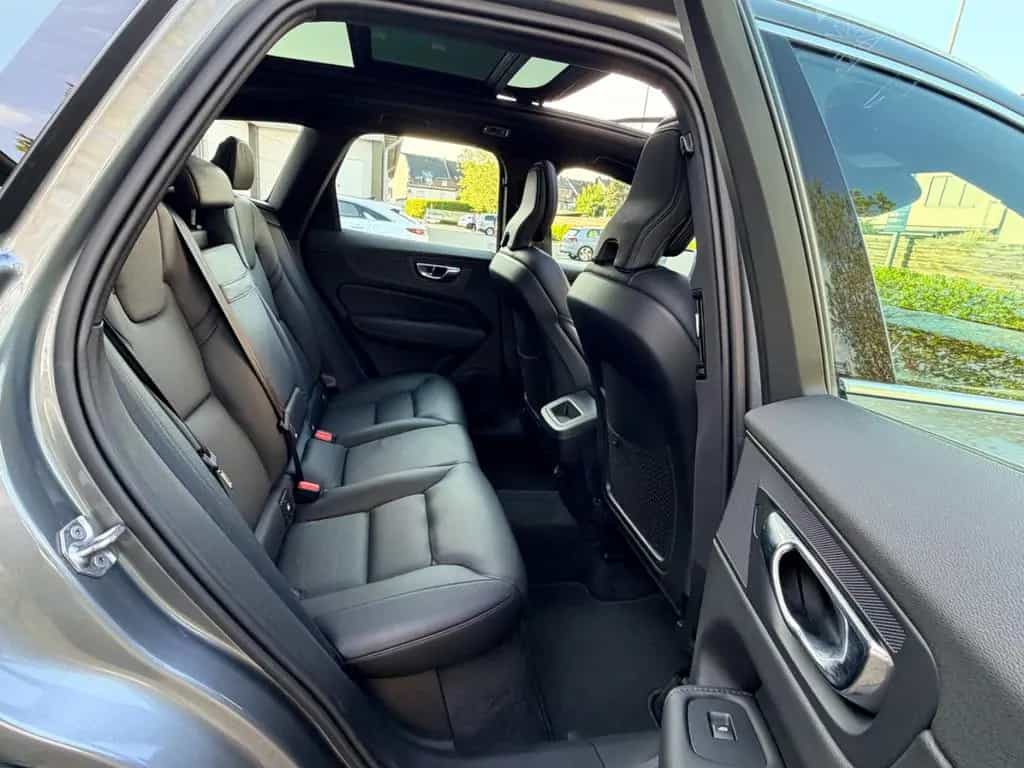 Volvo XC60 Inscription AWD V.Leder Pano Alus 1.Hand 11/2018-photo-6