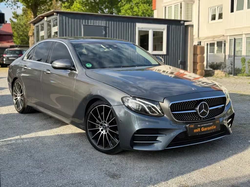 Mercedes-Benz E 350 d AMG Line TÜV NEU*Autom.*2 Hand*Widescreen 11/2017-photo-0