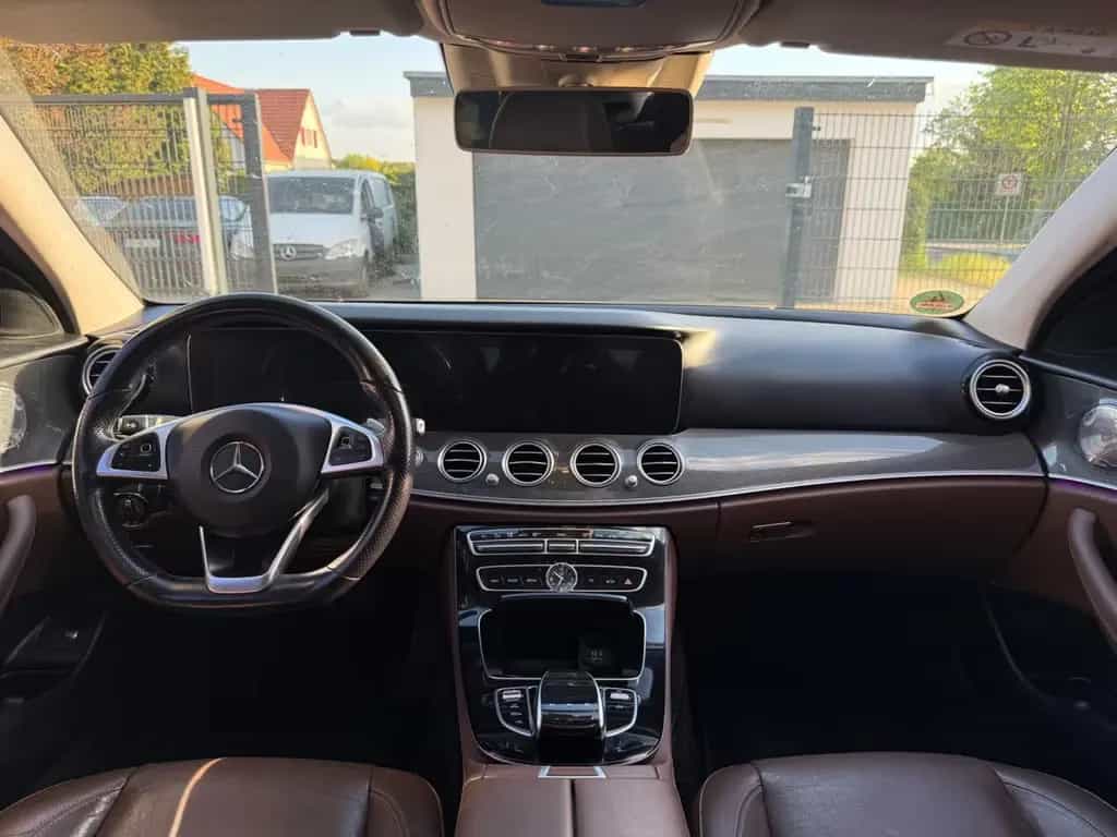 Mercedes-Benz E 350 d AMG Line TÜV NEU*Autom.*2 Hand*Widescreen 11/2017-photo-16