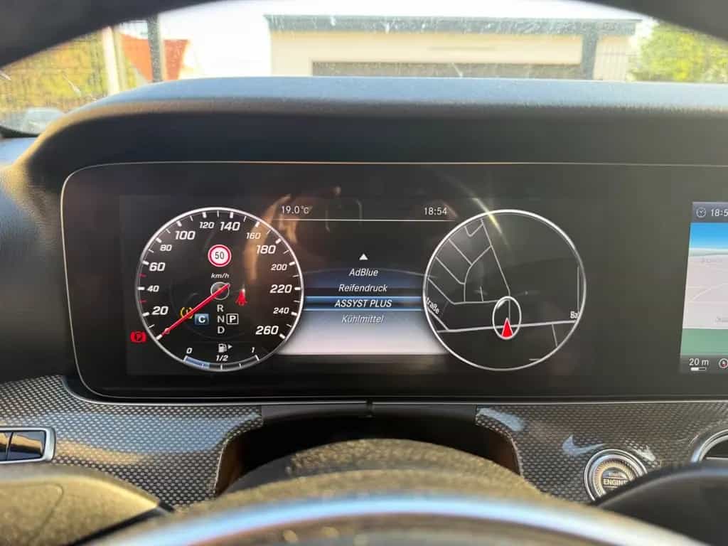 Mercedes-Benz E 350 d AMG Line TÜV NEU*Autom.*2 Hand*Widescreen 11/2017-photo-21