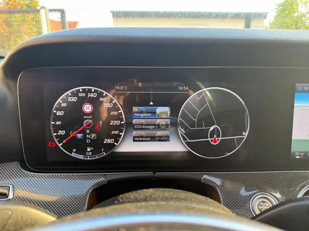 Mercedes-Benz E 350 d AMG Line TÜV NEU*Autom.*2 Hand*Widescreen 11/2017-photo-22