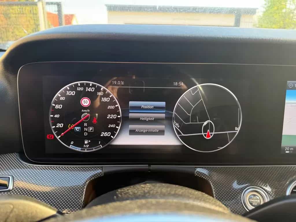 Mercedes-Benz E 350 d AMG Line TÜV NEU*Autom.*2 Hand*Widescreen 11/2017-photo-23
