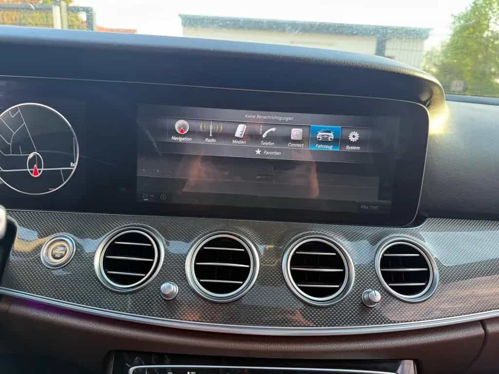 Mercedes-Benz E 350 d AMG Line TÜV NEU*Autom.*2 Hand*Widescreen 11/2017-photo-27