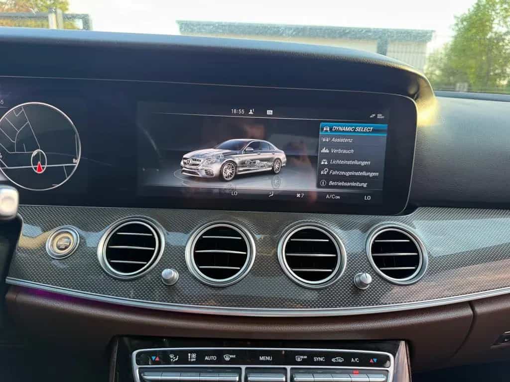 Mercedes-Benz E 350 d AMG Line TÜV NEU*Autom.*2 Hand*Widescreen 11/2017-photo-28