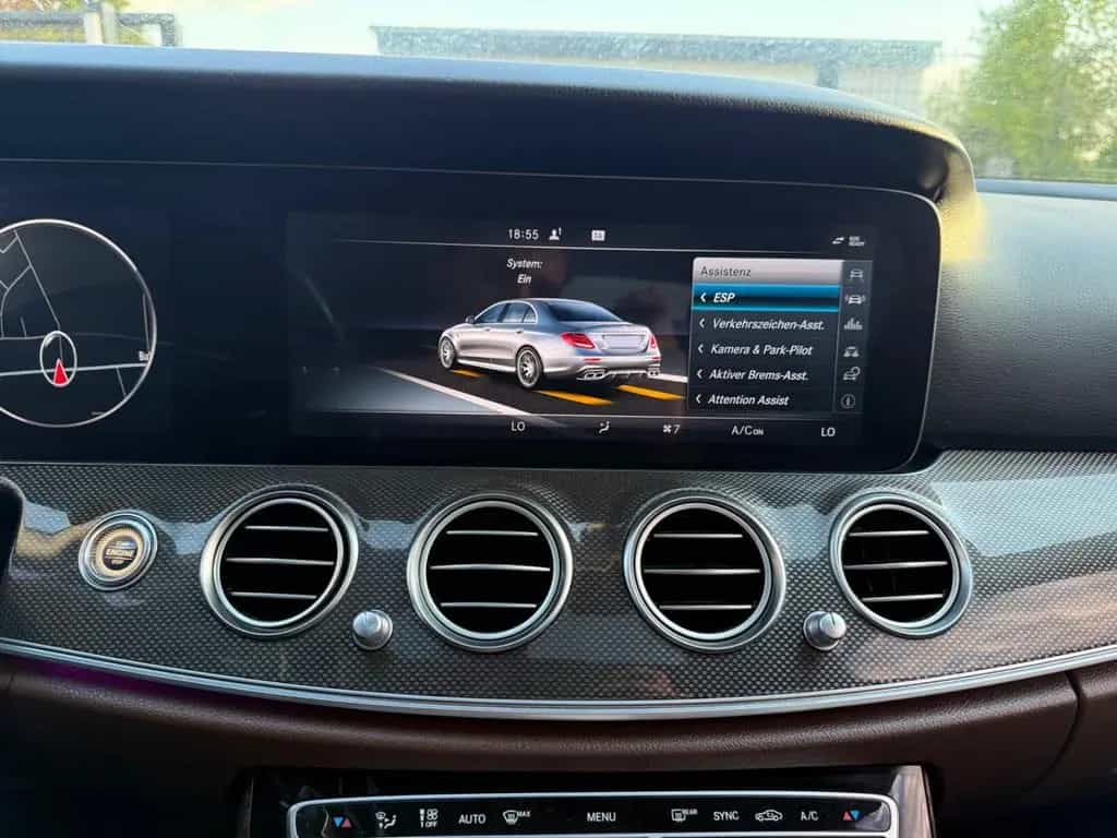 Mercedes-Benz E 350 d AMG Line TÜV NEU*Autom.*2 Hand*Widescreen 11/2017-photo-29