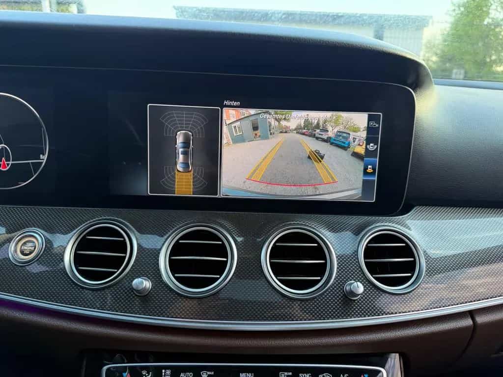 Mercedes-Benz E 350 d AMG Line TÜV NEU*Autom.*2 Hand*Widescreen 11/2017-photo-32