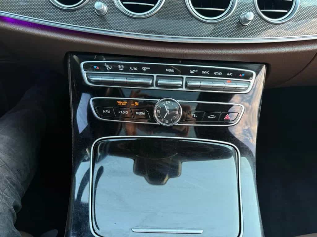Mercedes-Benz E 350 d AMG Line TÜV NEU*Autom.*2 Hand*Widescreen 11/2017-photo-33