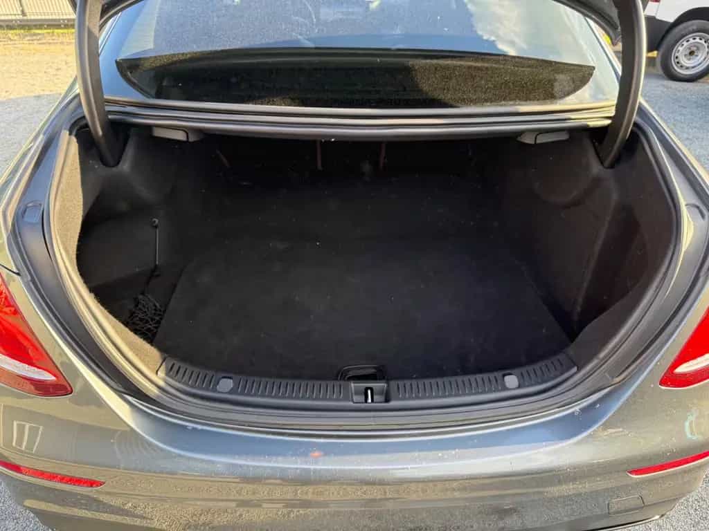 Mercedes-Benz E 350 d AMG Line TÜV NEU*Autom.*2 Hand*Widescreen 11/2017-photo-6