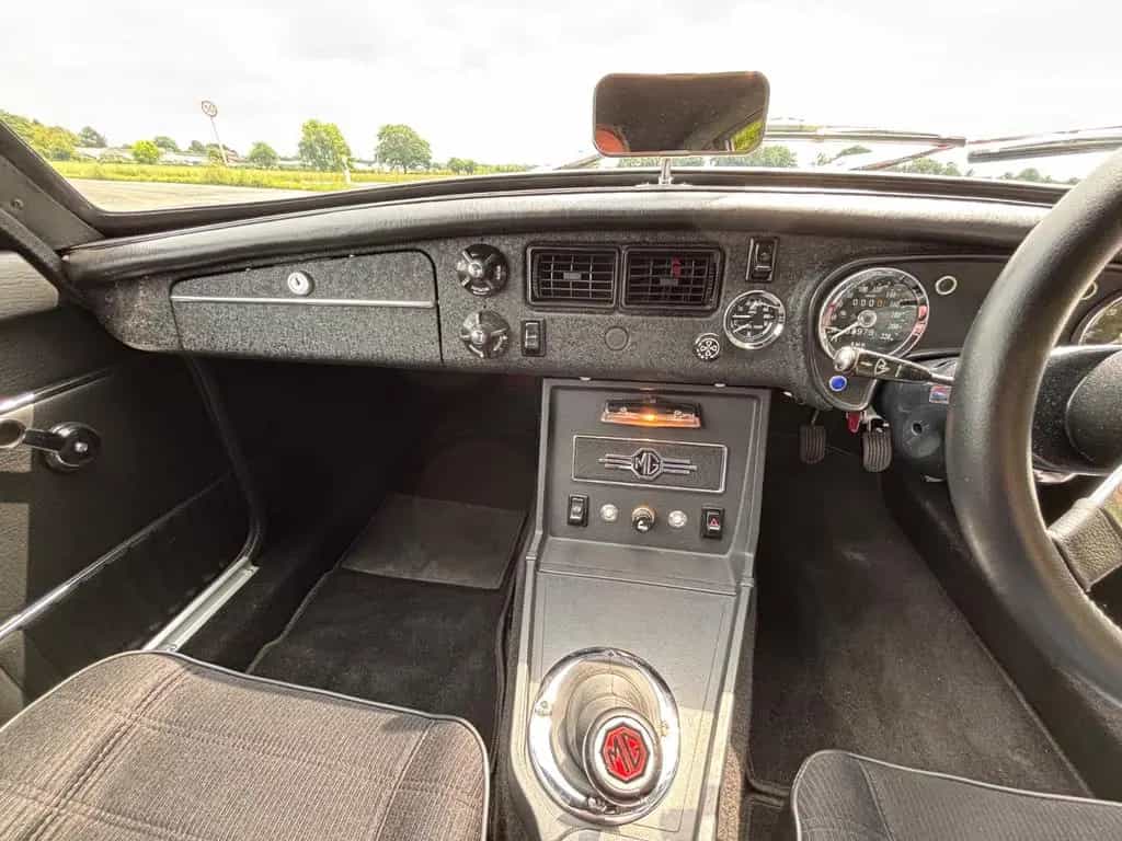 MG MGB GTV 8 07/1974-photo-14
