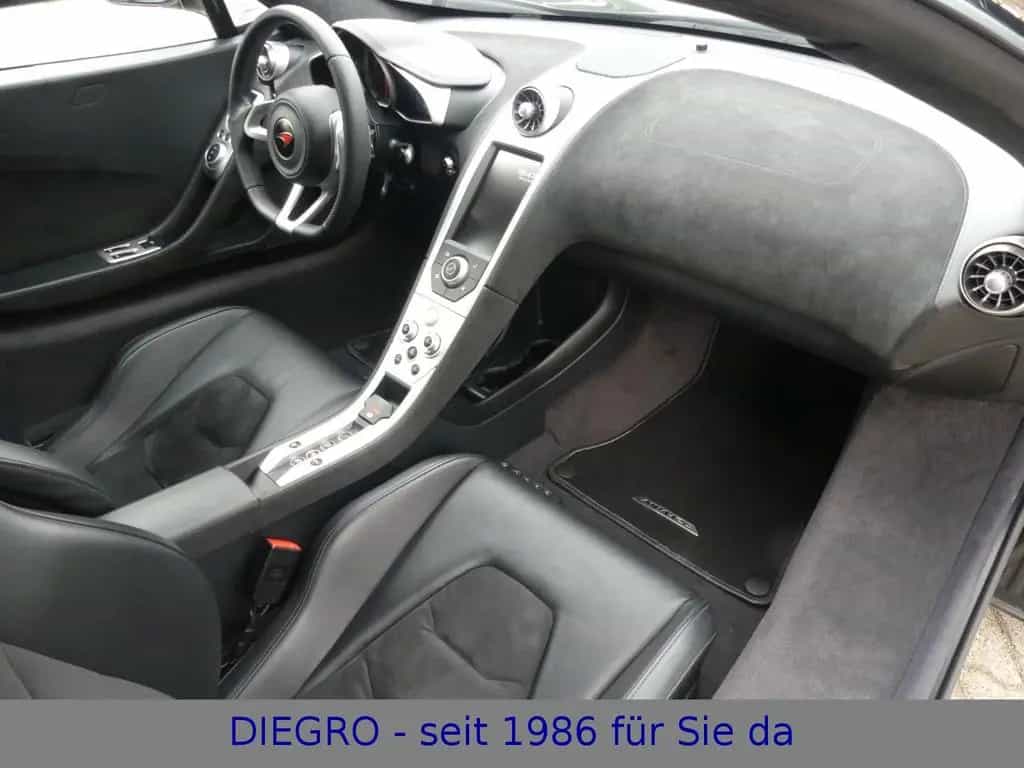 McLaren MP4-12C * Modelljahr 2013 * 1. Hand 03/2012-photo-11