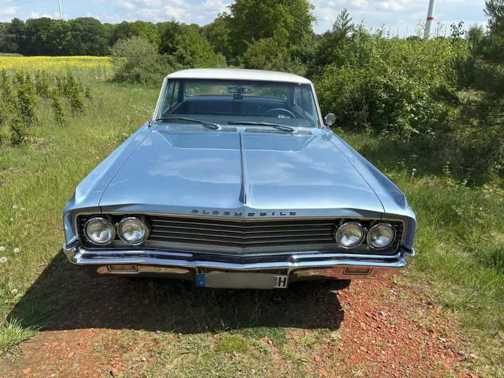 Oldsmobile Other Dynamic 88 Holiday 4-Door Sedan 07/1963-photo-1